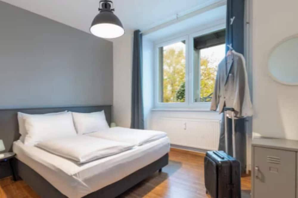 Ganze Wohnung, Spacious 4-Bedroom Apartment in Central Berlin in Moabit Berlin, Berlin
