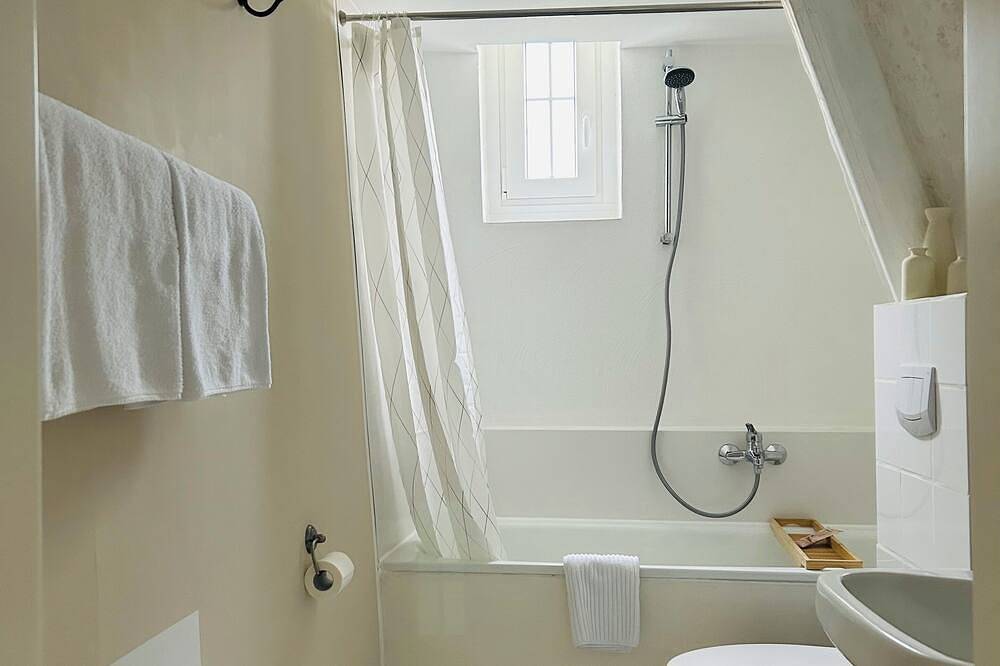 Ganze Wohnung, Turmzimmer im Pilsumer Hof in Pilsum, Krummhörn