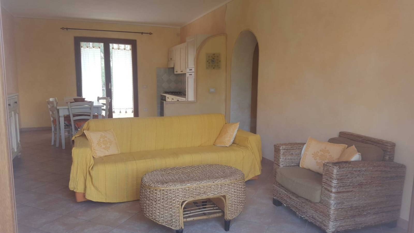 Entire apartment, Apartment 'Trilocale Stella La Maddalena' with Private Terrace, Wi-Fi and Air Conditioning in Parco Nazionale dell'Arcipelago di La Maddalena, La Maddalena