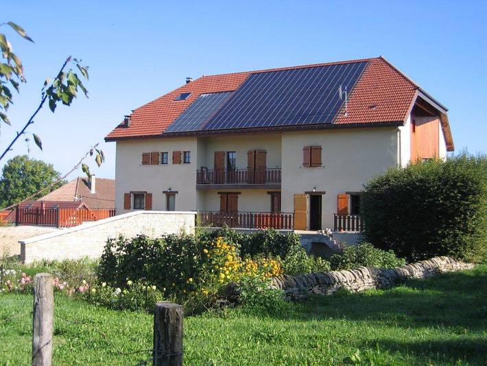 Gîte pour 12 personnes, avec Jacuzzi et Terrasse ainsi que Sauna et Vue dans Aresches