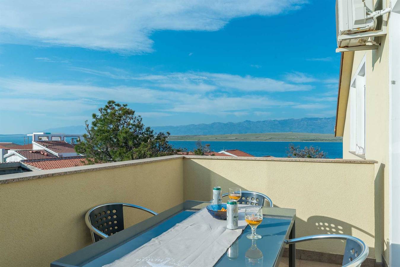 Ganze Wohnung, Fewo ideal für Familie | für 4-6 Personen | nur 70 m vom Strand | mit Meerblick in Vir