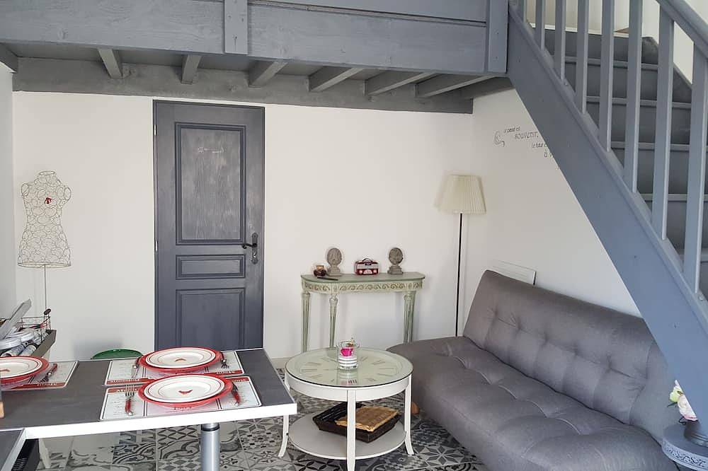 Appartement entier, Studio avec mezzanine et piscine à proximité d Avignon in Tavel, Région de Nîmes