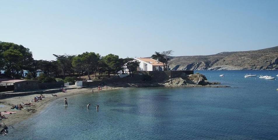 Villa voor 9 personen, with Balkon and Whirlpool as well as Terras and Tuin in Cadaques
