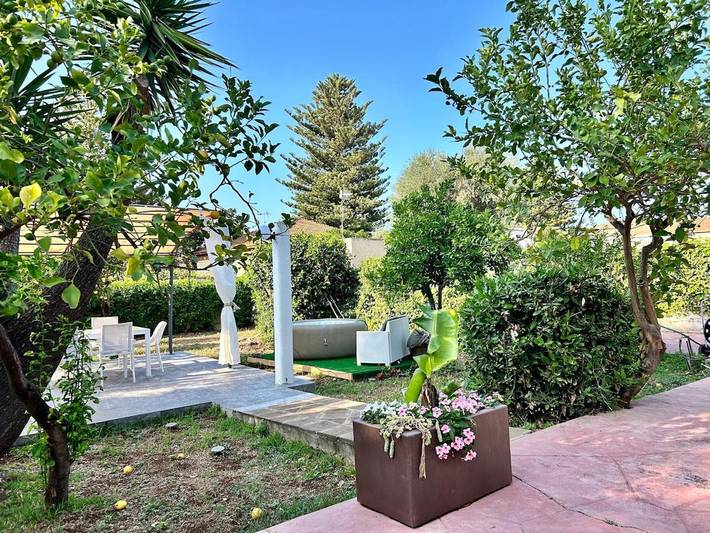 Villa mit pool für 9 Personen, mit Pool und Ausblick sowie Garten, mit Haustier in Palermo