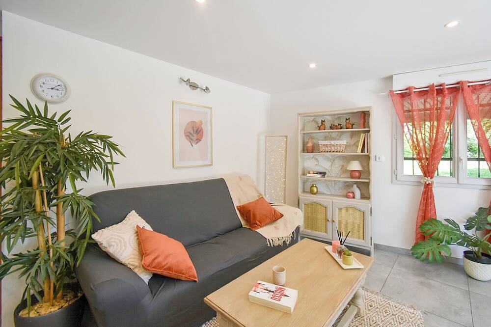 Appartement entier, Appartement calme dans un écrin de verdure. in Porcieu-Amblagnieu, Région de La Tour-du-Pin