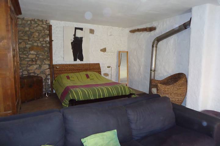 Village house at the foot of Mont Ventoux in Bédoin, Parc naturel régional du Mont-Ventoux