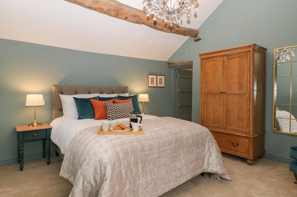 Overlea Cottage, romantic, luxury holiday cottage in Hayfield in Derbyshire