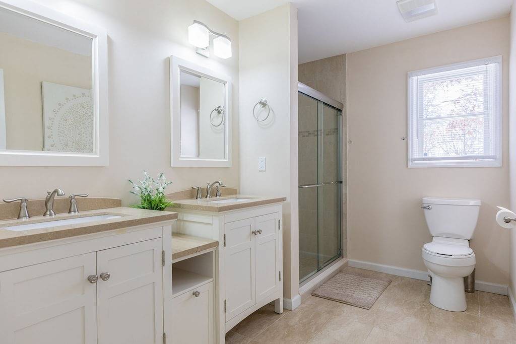 Hamptons Haven mit ruhigen Ansichten!Beheizter Pool und Whirlpool! Spielzimmer. W-lan in Westhampton Beach, Hamptons