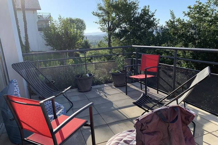 Location de vacances pour 6 personnes, avec piscine et balcon à Saint-Jean-de-Luz