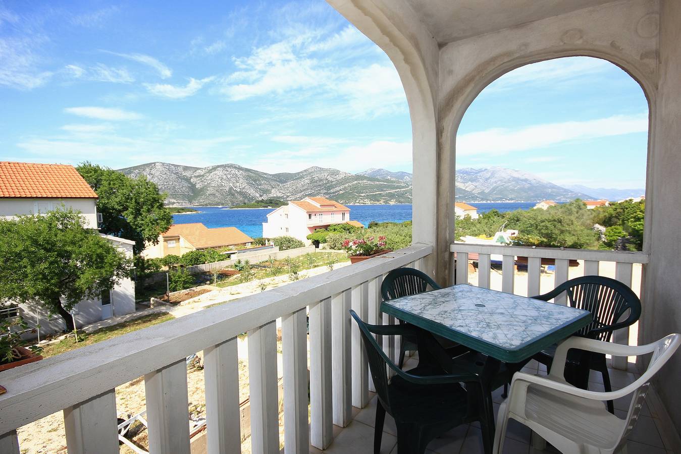 Ganze Wohnung, 2-Zimmer-Ferienwohnung mit Terrasse und Meerblick Kneza, Korcula A-4342-a in Račišće (Dalmatien), Korcula