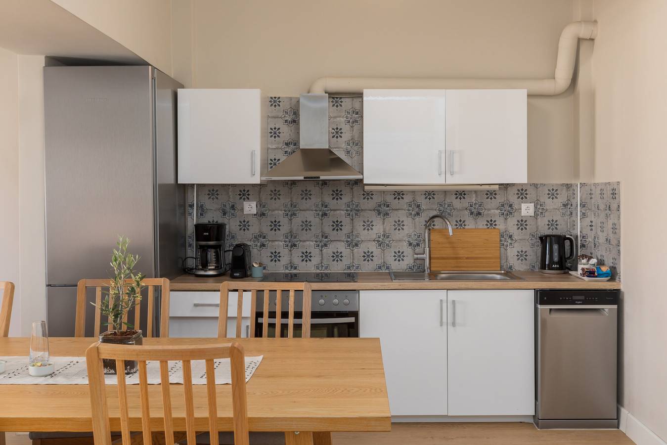 Entire apartment, Valeria: Comfortable apartment with city view in Thessaloniki region