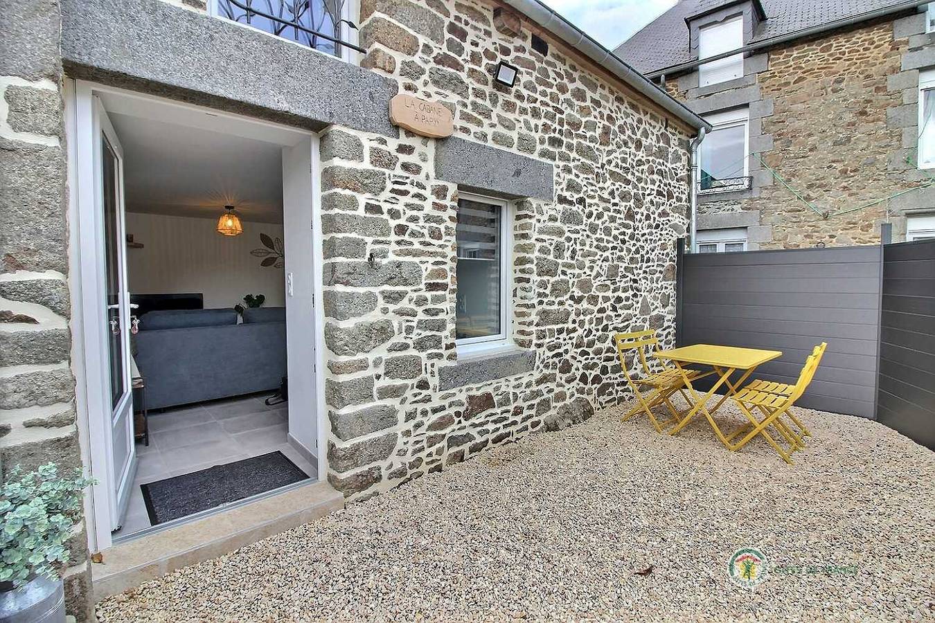 La Cabane de Papy in Saint-Hélen, Région de Dinan