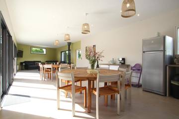 Gîte pour 14 personnes, avec terrasse et jardin à Vesly