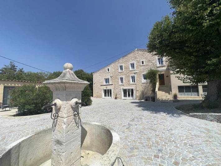 Location de vacances pour 3 personnes, avec vue ainsi que jardin et piscine à Bouc-Bel-Air - 2