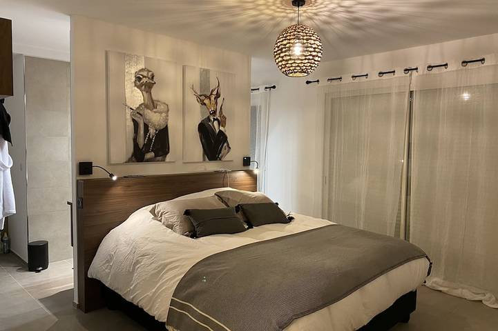 Location de vacances pour 9 personnes, avec terrasse et jardin dans Gare du Club Med Cocody - 2