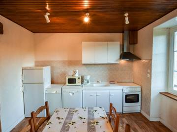 Maison De Vacances pour 6 Personnes dans Sénezergues, Massif central, Photo 3