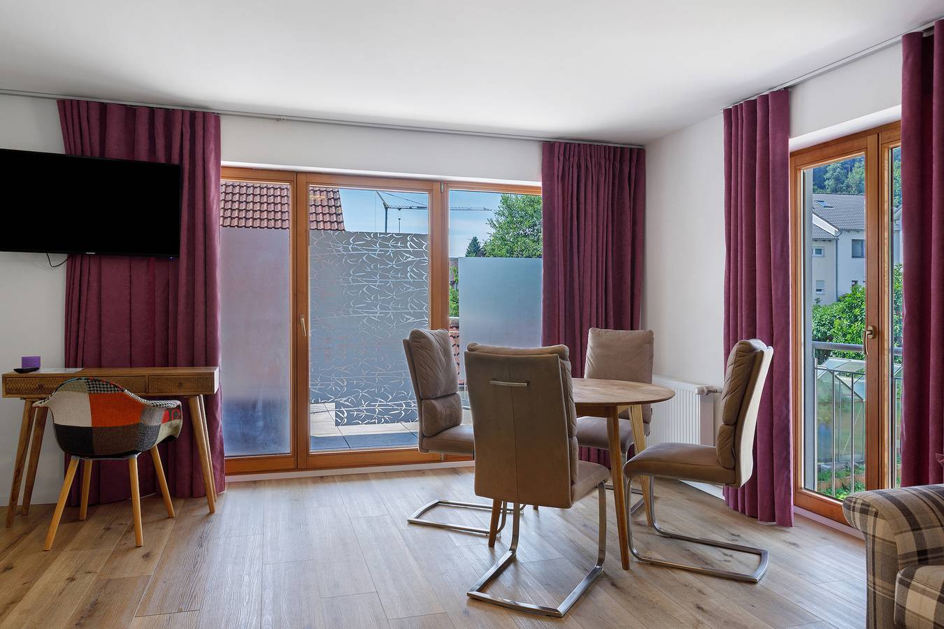 Ganze Wohnung, Apartment 'Bergblick' mit Bergblick, Balkon und Wlan in Radolfzell am Bodensee, Landkreis Konstanz