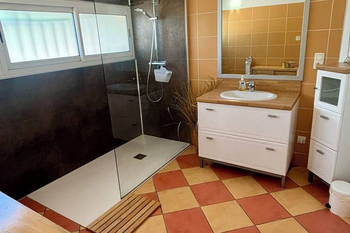 Location de vacances pour 2 personnes, avec terrasse et jardin à Aubenas - 2