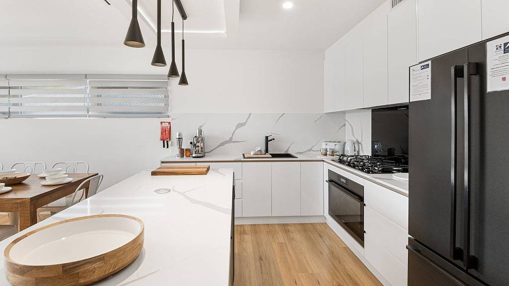 Lake Villavista - 4Br Luxury Townhouse l Pet Friendly l Lake Views l Wifi l Bbq in East Jindabyne, New South Wales