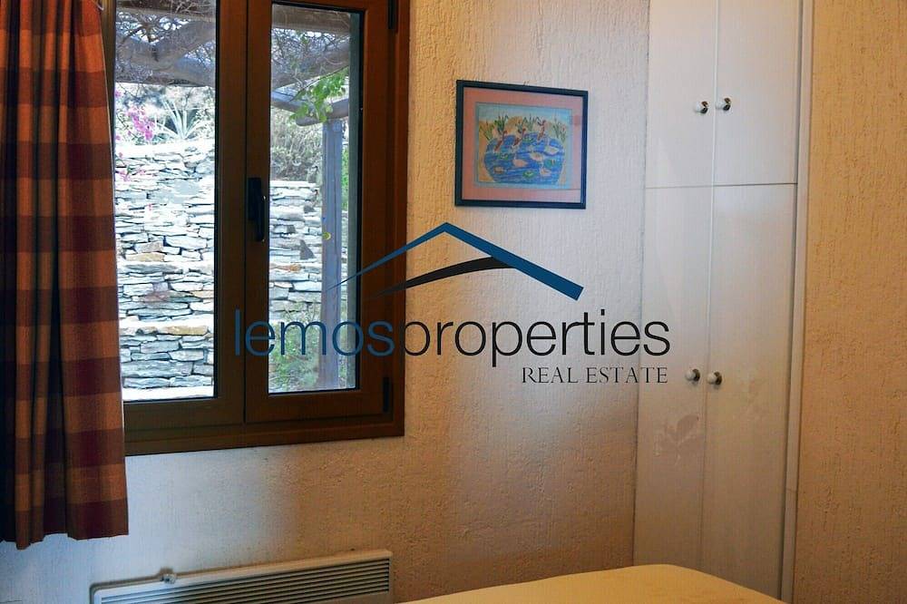 Großes Familienhaus ideal für eine Gruppe von Freunden oder drei Familien in Kea