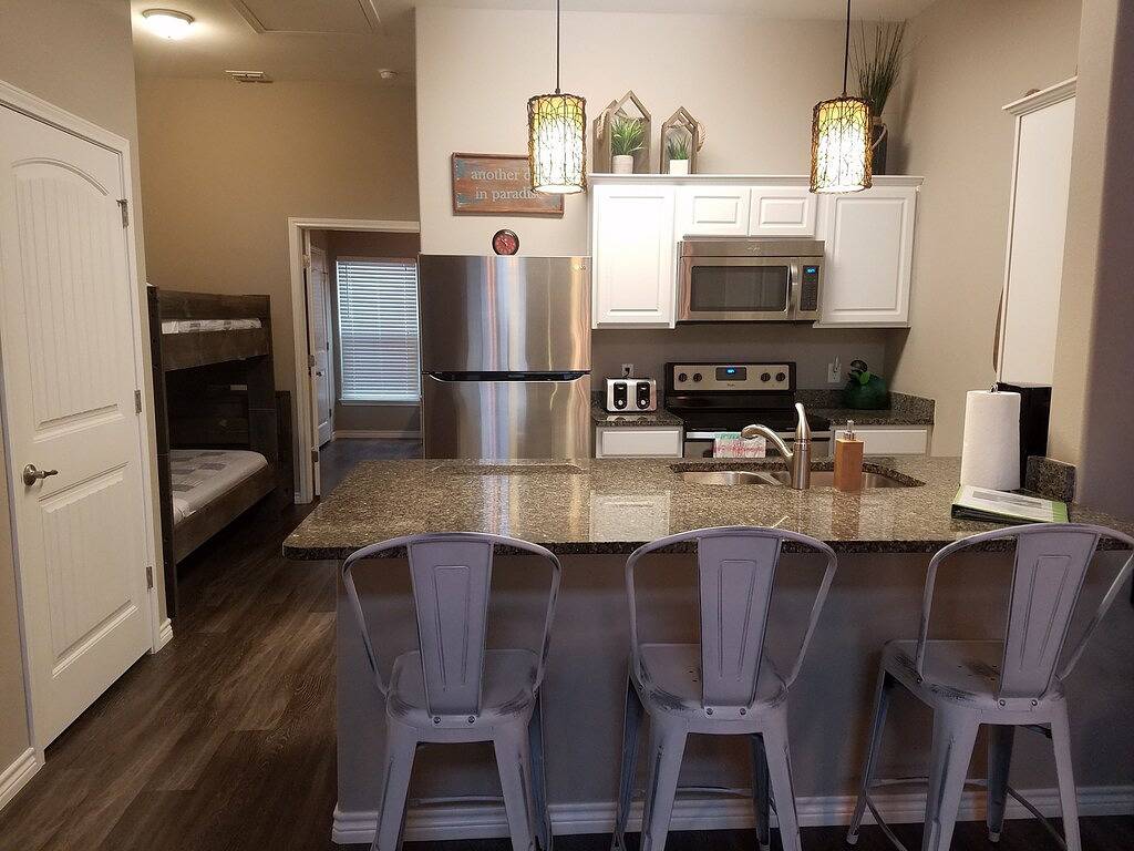 Dieses geräumige 1 Schlafzimmer ist \"genau richtig\" in der Nähe von Strand, schöner Pool, 6 Personen in North Padre Island, Corpus Christi