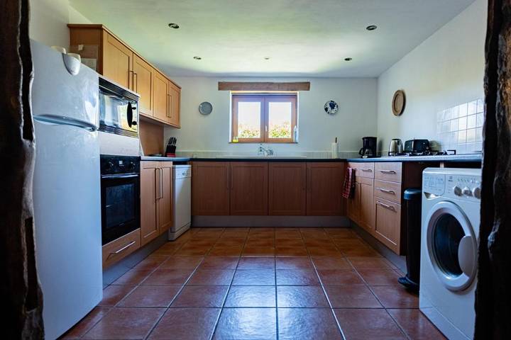 Gîte pour 8 personnes, avec piscine ainsi que jardin et vue, adapté aux familles à Frayssinet-le-Gélat - 2