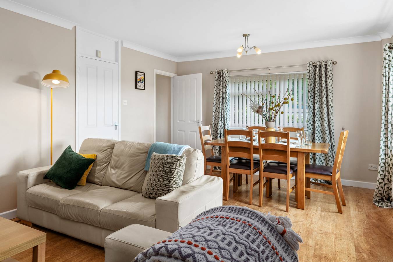 Entire apartment, St Helens Apartment 1 - Short Walk to Beach in Amroth, Pembrokeshire