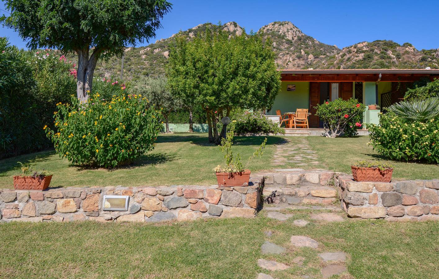 Costa Rei 2 km: TV, aria condizionata, parcheggio, giardino, cucina in appartamento per vacanze in Costa Rei, Muravera