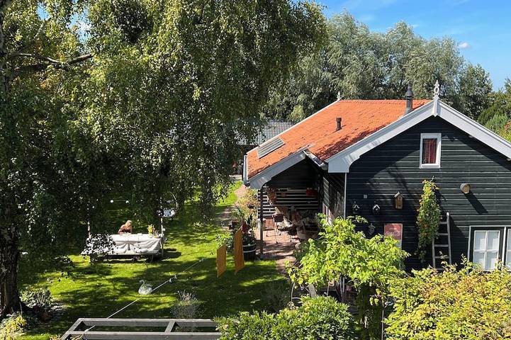 Ferienhaus für 8 Personen, mit Terrasse und Garten