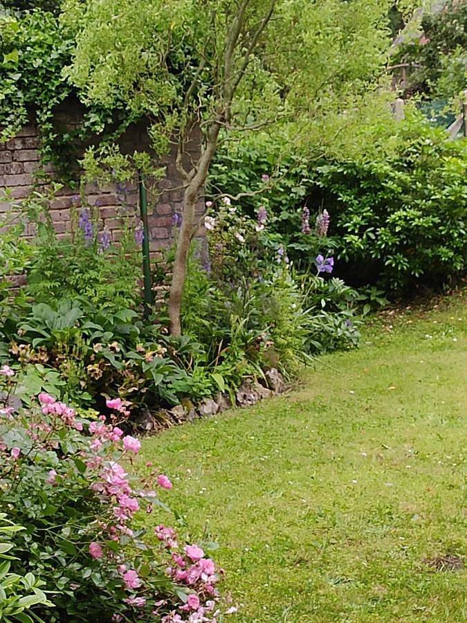 Double or Twin Room with Garden View in Le Bourg-Dun, Région de Dieppe