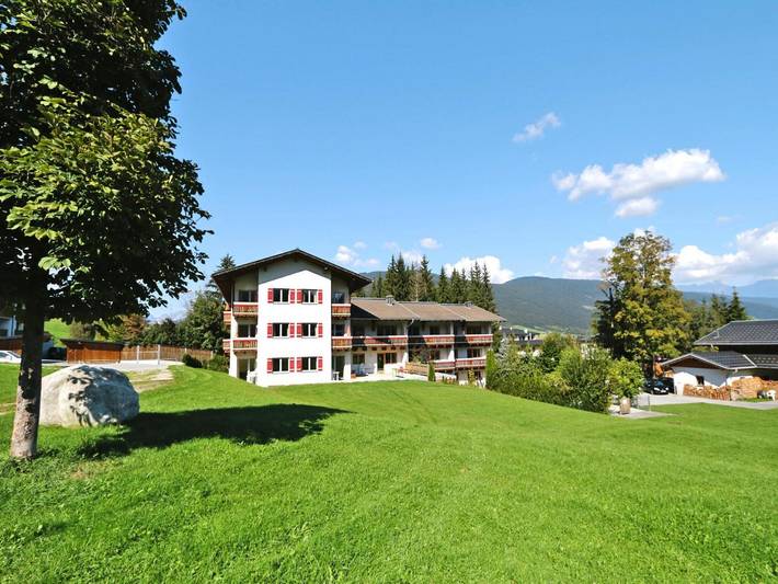 Ferienwohnung für 4 Personen, mit Balkon/Terrasse und Garten sowie Pool und Sauna in Altenmarkt im Pongau