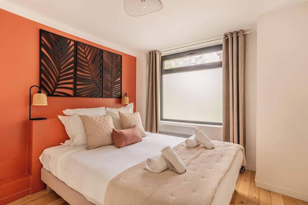 Appartement entier, Bright & renovated 3Bd for 8 guests in Le Marais! in Paris, Île de France