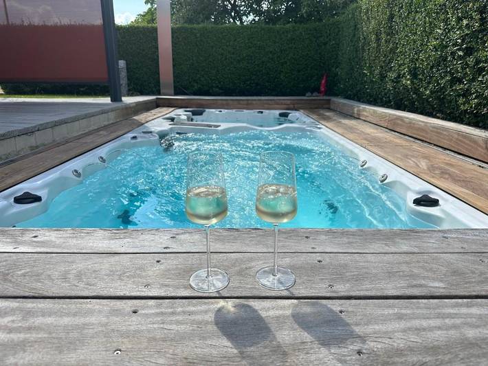 Ferienhaus für 6 Personen, mit Whirlpool und Terrasse sowie Garten und Pool in Hamm