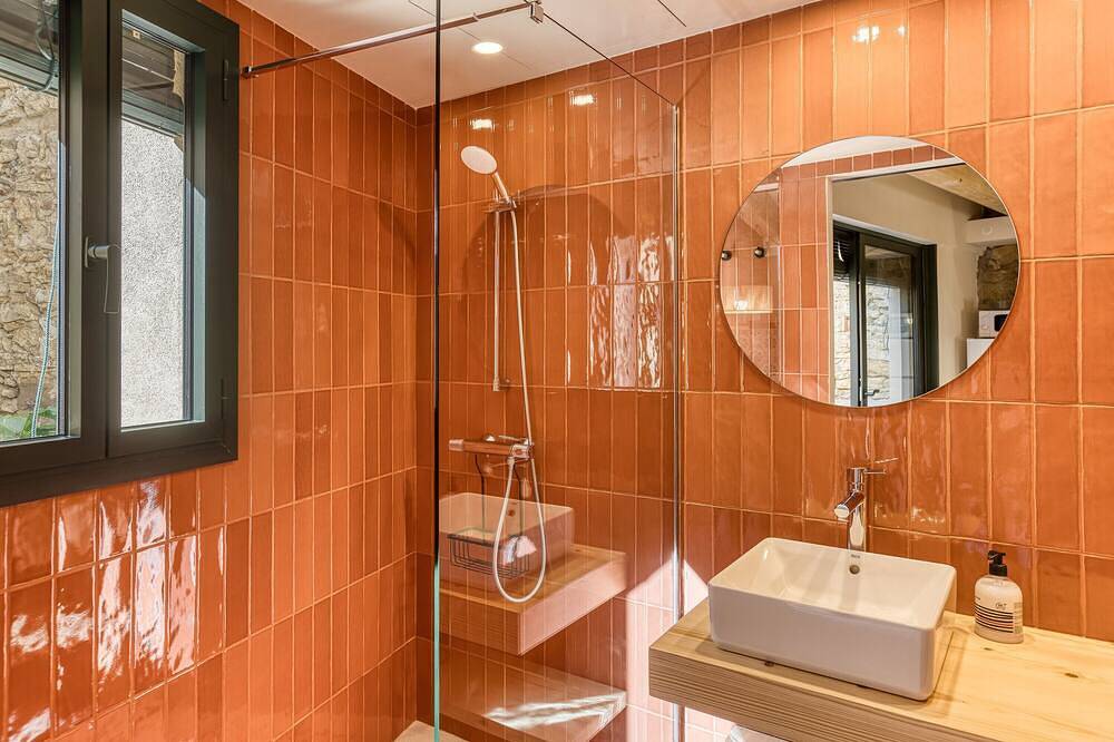 Apartamento entero, Apartamento 'Empordà Peratallada' con Wi-Fi y Aire Acondicionado in Forallac, Costa Brava