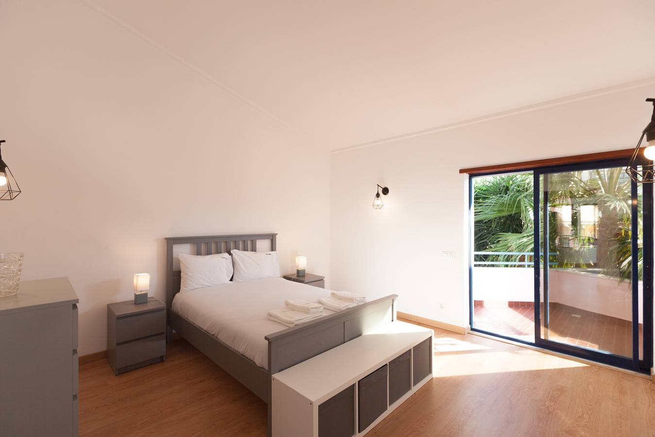 Flh Caparica Town House with Pool in Charneca de Caparica e Sobreda, Halbinsel von Setúbal