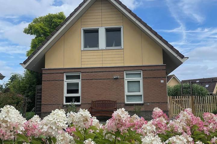 Ferienhaus für 6 Personen, mit Pool in Medemblik