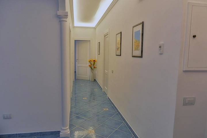 Location de vacances pour 2 personnes, avec vue et jardin à Maiori - 3