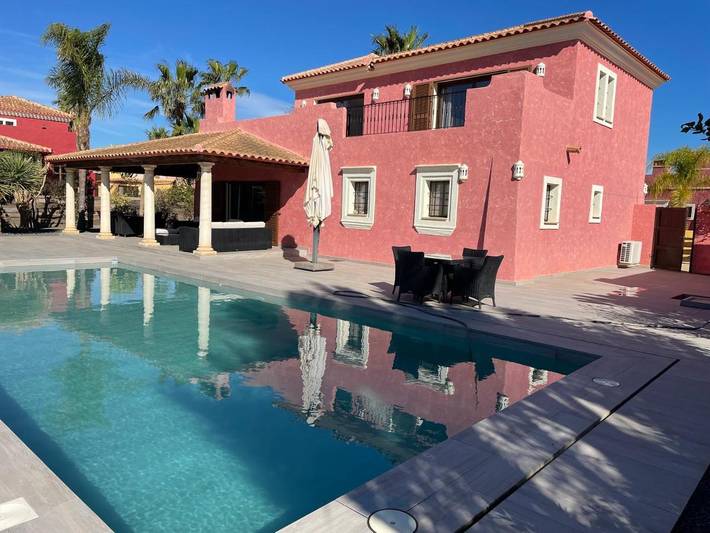 Casa rural para 8 personas, con piscina y vistas además de piscina para niños y jardín en Cuevas del Almanzora
