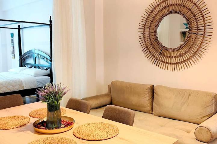 Entire apartment, Magnificent apartment in Plaka in Central Section of Athens, Athens