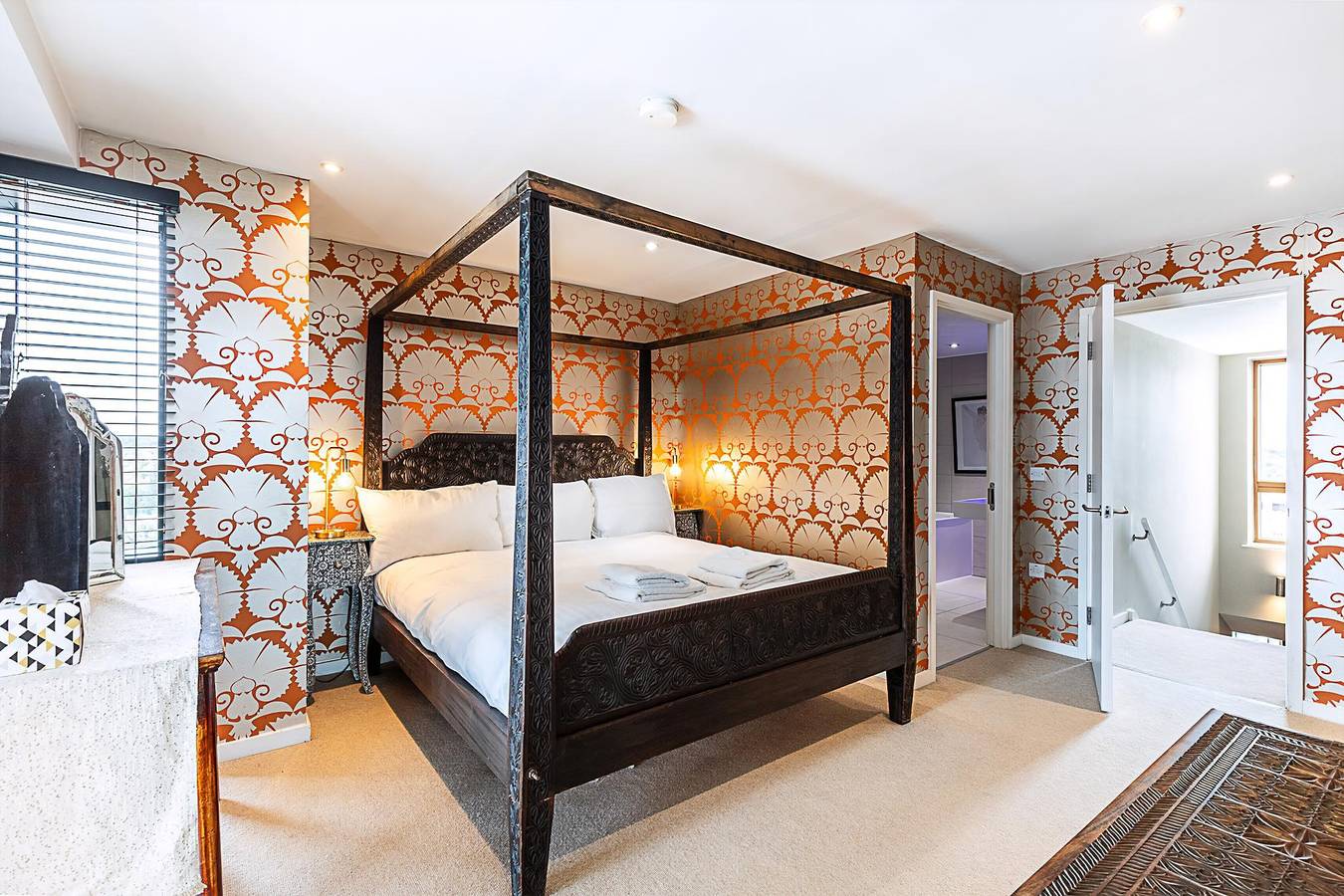Hel lejlighed, Private Penthouse Above the Crowds in Wandsworth, London