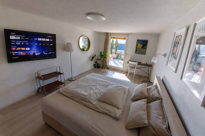 Appartement entier, Maison sur la colline, près du train, vue à 180°, grande terrasse, accueillante in Landikon, Birmensdorf