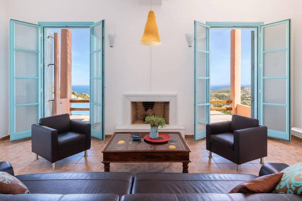 Villa with Private Pool in Episkopio, Syros