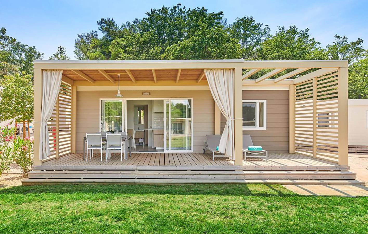 Reizendes Mobilheim mit Pool und Terrasse, 1 km vom Strand Vela Draga entfernt in Umag, Umag und Umgebung