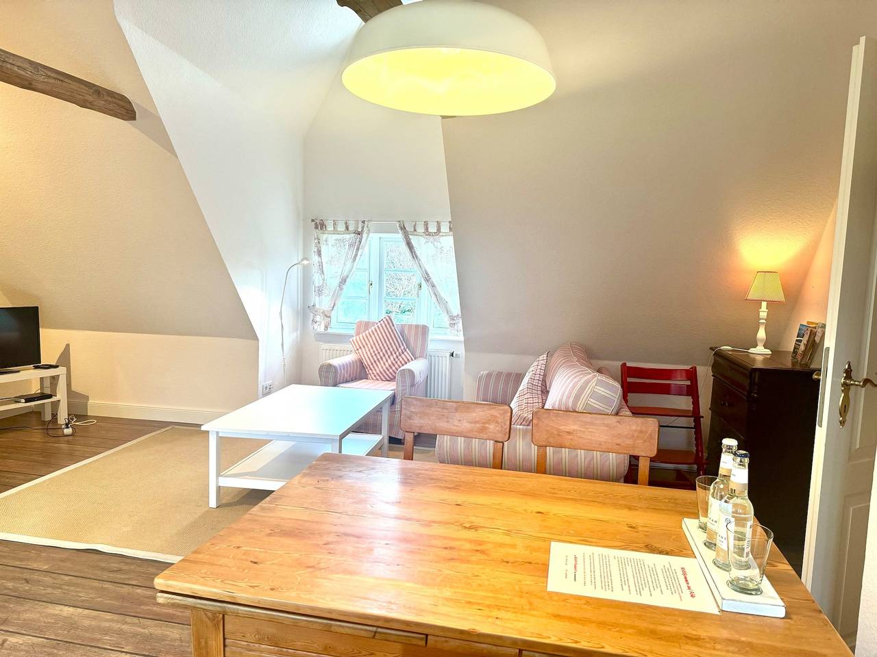 Ganze Ferienwohnung, Altes Standesamt Große Wohnung in Toftum (Föhr), Oldsum