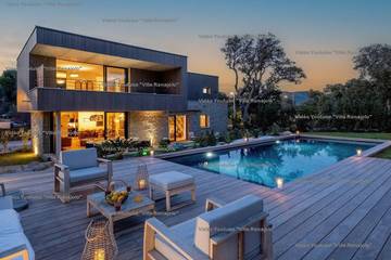 Gîte pour 10 personnes, avec terrasse ainsi que jardin et piscine dans Pinarellu