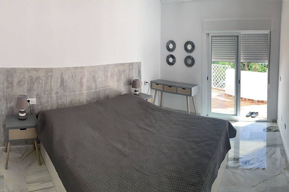 Villa Mila - Traumhaftes Chalet mit Blick Aufs Meer und die Berge, Strandnähe in Vélez-Málaga, Costa del Sol