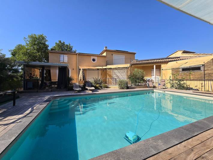 Villa « Superbe Avec Piscine » avec piscine privée, Wi-Fi et climatisation in Bras, Région de Brignoles