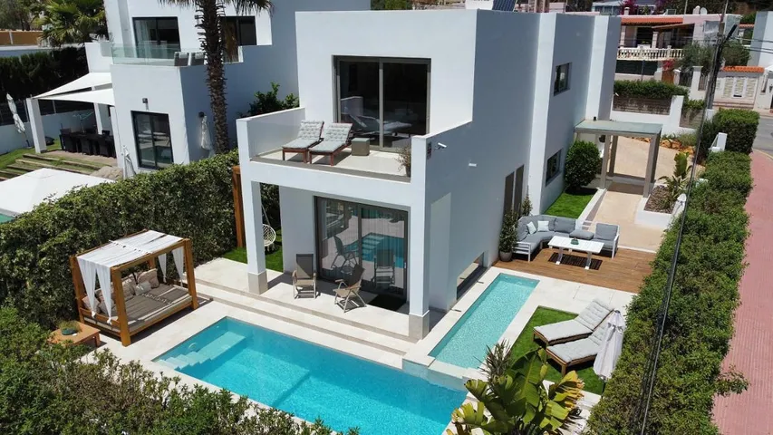 Villa für 7 Personen, mit Ausblick und Garten sowie Pool und Kinderpool - 1