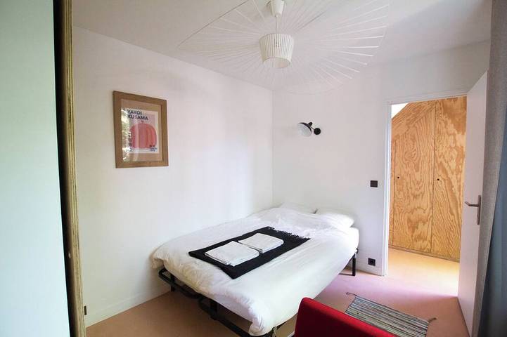 Bright & Eco-Friendly Wooden Home – A Peaceful Retreat Near Paris in Montreuil, Seine-Saint-Denis