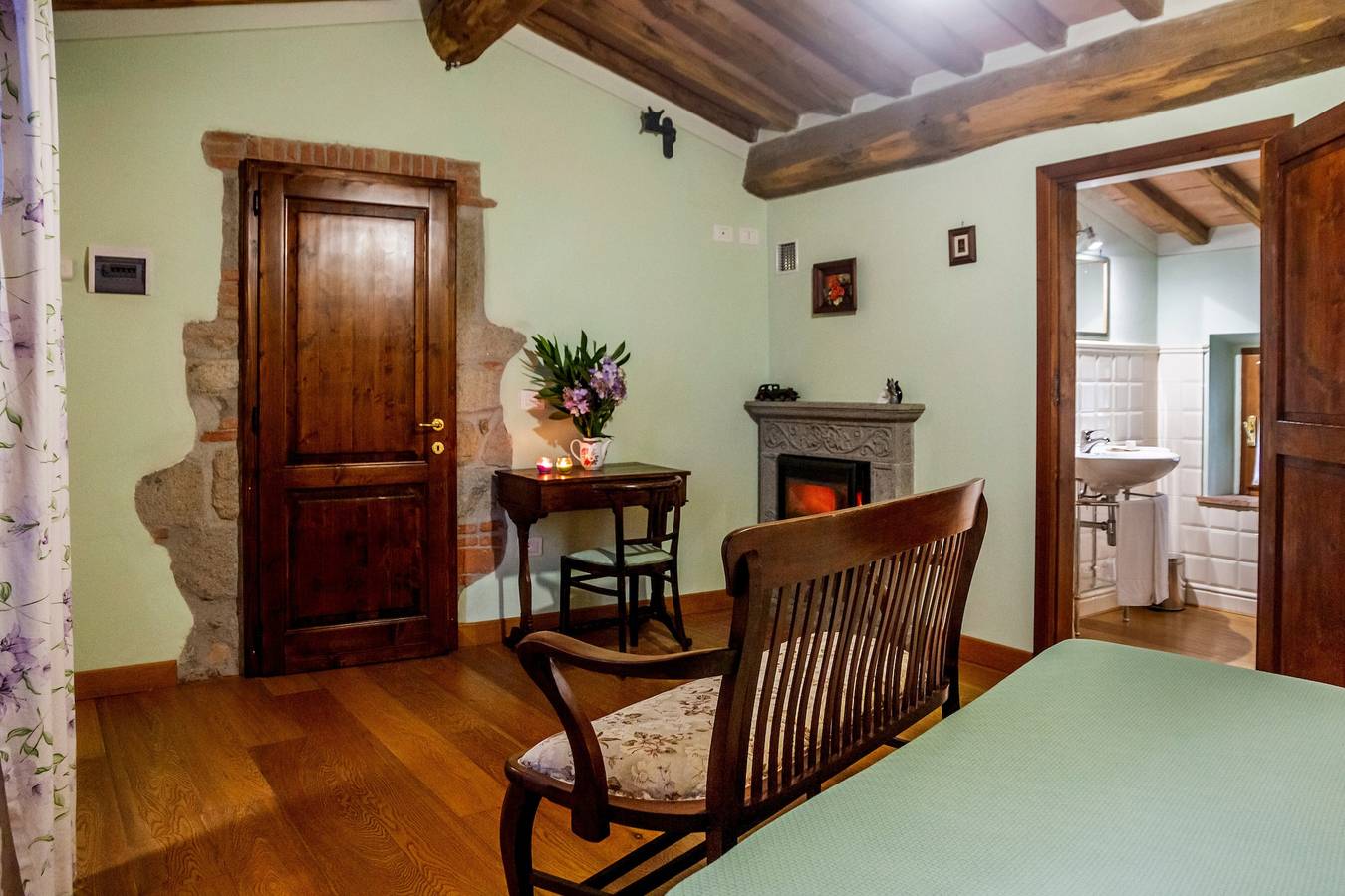 Narciso Dei Poeti – Deluxe-Doppelzimmer mit Balkon, Talblick und Kamin in Roccastrada, Grosseto Provinz